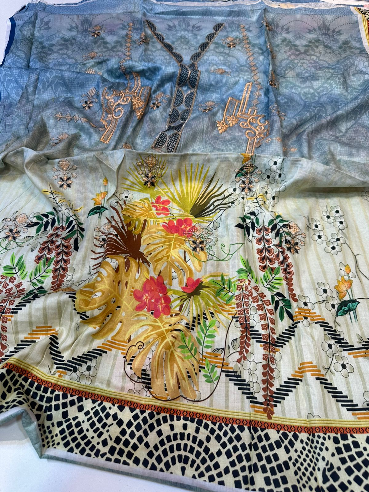 alaya  emb shirt LAWN